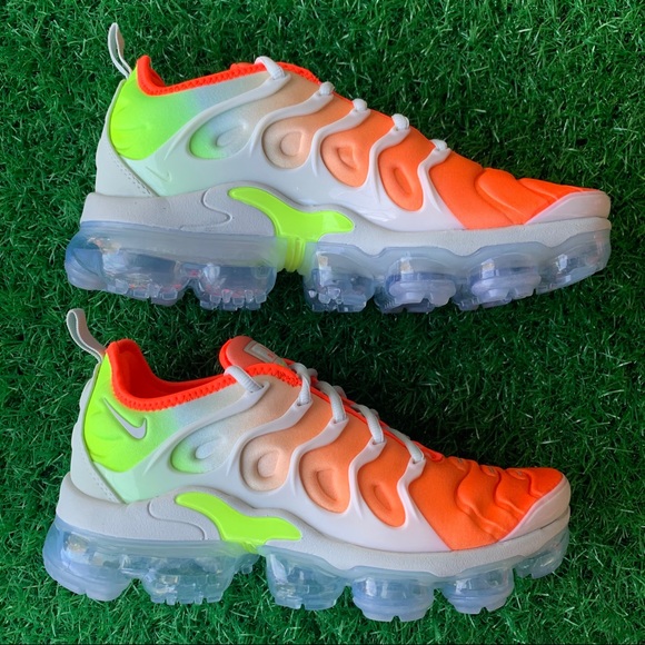 Nike VaporMax Plus Women’s - Picture 7 of 10